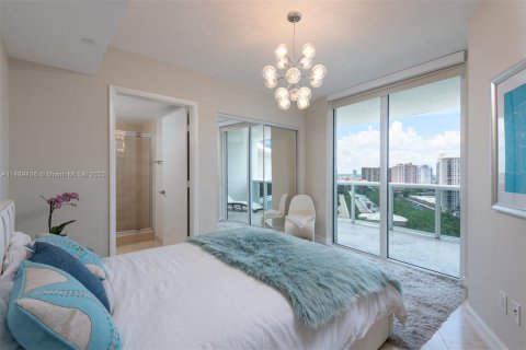 Condo in Sunny Isles Beach, Florida, 2 bedrooms  № 851320 - photo 17