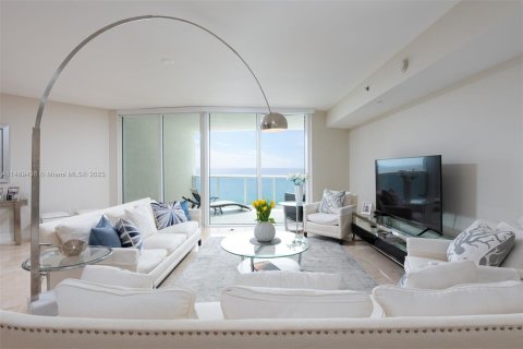 Condominio en venta en Sunny Isles Beach, Florida, 2 dormitorios, 175.21 m2 № 851320 - foto 1