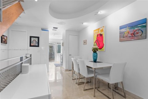 Copropriété à louer à Miami Beach, Floride: 3 chambres, 102.19 m2 № 1368838 - photo 15