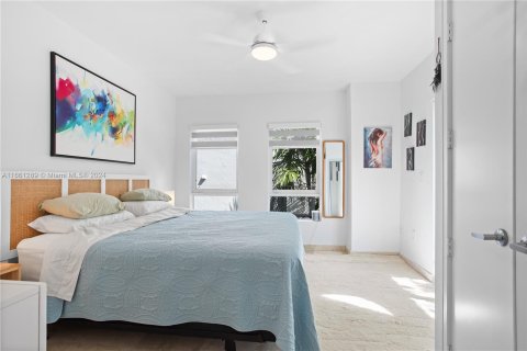 Condo in Miami Beach, Florida, 3 bedrooms  № 1368838 - photo 22