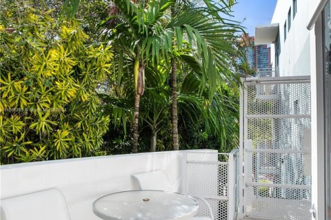 Condo in Miami Beach, Florida, 3 bedrooms  № 1368838 - photo 30