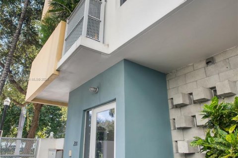 Copropriété à louer à Miami Beach, Floride: 3 chambres, 102.19 m2 № 1368838 - photo 3