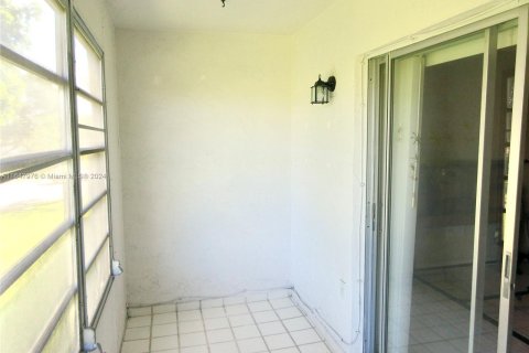 Copropriété à vendre à Miami, Floride: 1 chambre, 61.32 m2 № 1368839 - photo 8