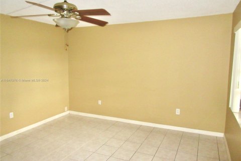 Condo in Miami, Florida, 1 bedroom  № 1368839 - photo 20