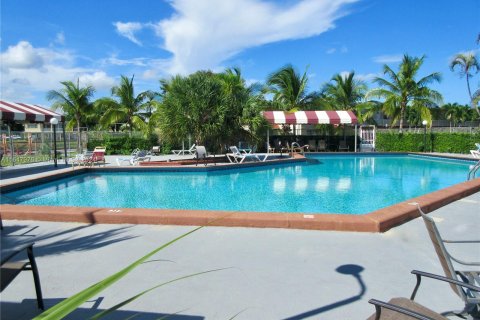 Condo in Miami, Florida, 1 bedroom  № 1368839 - photo 10