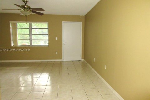 Copropriété à vendre à Miami, Floride: 1 chambre, 61.32 m2 № 1368839 - photo 2