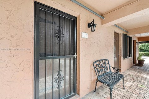 Condo in Fort Lauderdale, Florida, 3 bedrooms  № 1368746 - photo 2