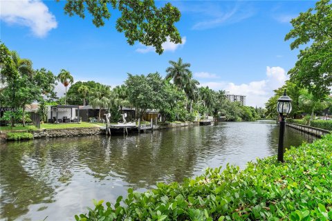 Condo in Fort Lauderdale, Florida, 3 bedrooms  № 1368746 - photo 11