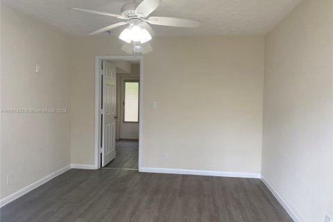 Appartement à louer à Fort Lauderdale, Floride: 1 chambre, 842.25 m2 № 1368788 - photo 4