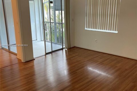 Condominio en alquiler en Miami, Florida, 2 dormitorios, 98.48 m2 № 1368786 - foto 21