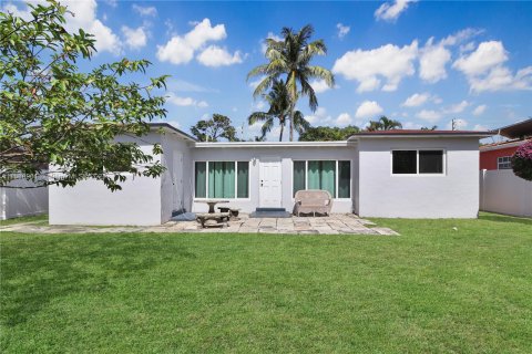 House in Miami, Florida 3 bedrooms, 128.58 sq.m. № 1431322 - photo 2