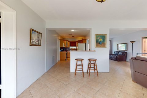 House in Miami, Florida 3 bedrooms, 128.58 sq.m. № 1431322 - photo 9