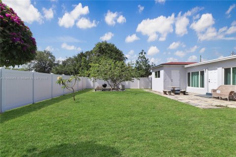 House in Miami, Florida 3 bedrooms, 128.58 sq.m. № 1431322 - photo 28