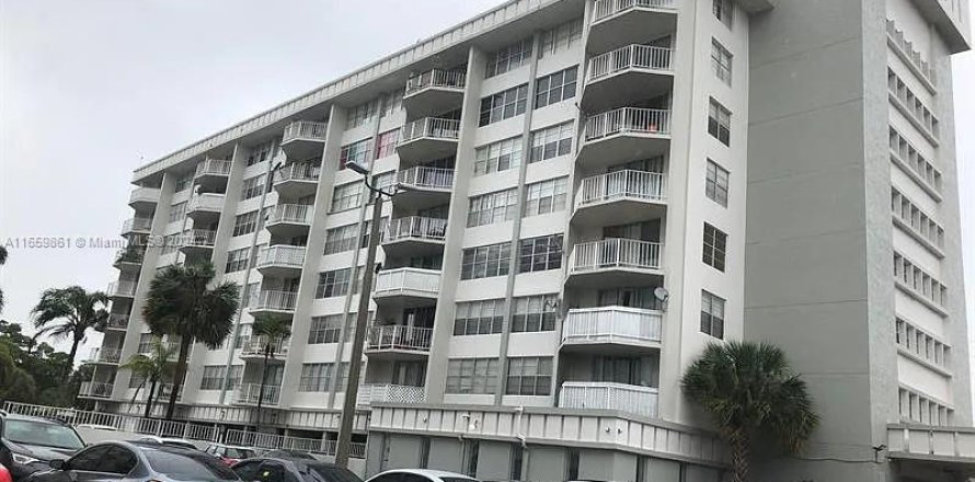 Condo à North Miami Beach, Floride, 2 chambres  № 1365550