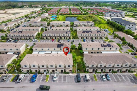 Adosado en venta en Florida City, Florida, 3 dormitorios, 118.17 m2 № 1365506 - foto 3