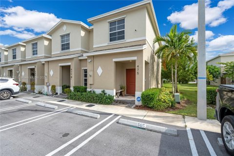 Adosado en venta en Florida City, Florida, 3 dormitorios, 118.17 m2 № 1365506 - foto 1