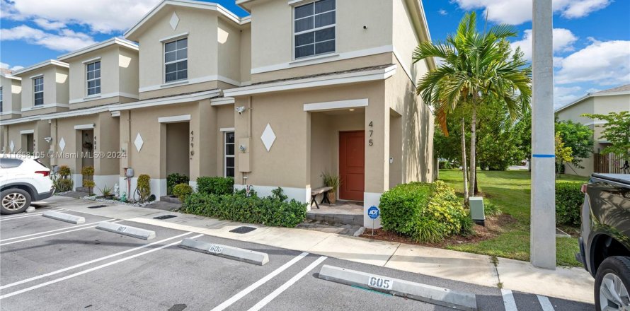 Touwnhouse à Florida City, Floride 3 chambres, 118.17 m2 № 1365506