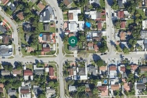 House in Miami, Florida 3 bedrooms, 84.73 sq.m. № 1365599 - photo 7