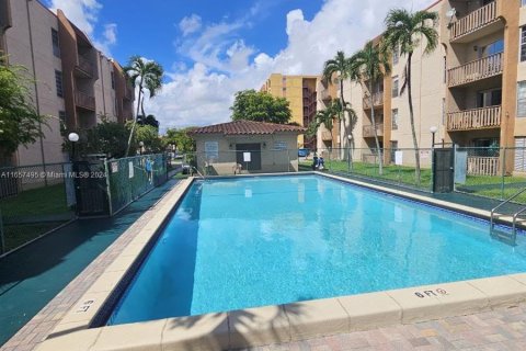 Copropriété à vendre à Miami, Floride: 1 chambre, 66.43 m2 № 1362285 - photo 16