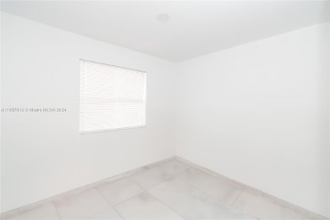 House in Miami, Florida 3 bedrooms, 136.75 sq.m. № 1362443 - photo 13