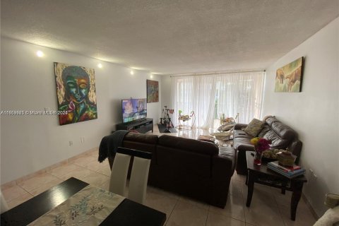 Condominio en venta en Miami, Florida, 2 dormitorios, 155.52 m2 № 1365417 - foto 4