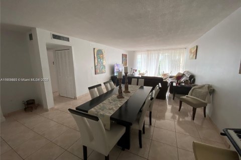 Condominio en venta en Miami, Florida, 2 dormitorios, 155.52 m2 № 1365417 - foto 2