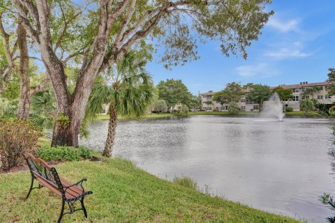 Condo in Lauderdale Lakes, Florida, 2 bedrooms  № 944346 - photo 28