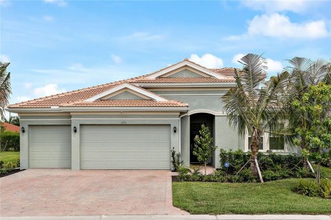 Villa ou maison à vendre à Fort Myers, Floride: 3 chambres, 302.3 m2 № 603054 - photo 1
