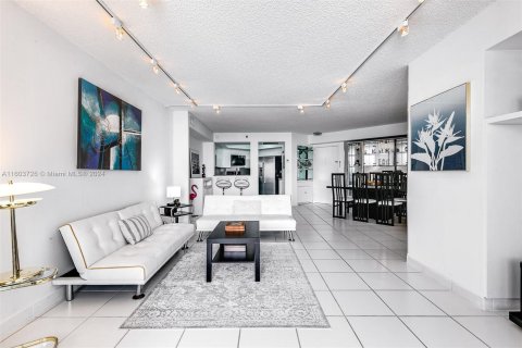 Copropriété à vendre à Miami Beach, Floride: 2 chambres, 109.62 m2 № 1223081 - photo 13