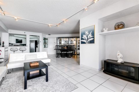 Copropriété à vendre à Miami Beach, Floride: 2 chambres, 109.62 m2 № 1223081 - photo 14