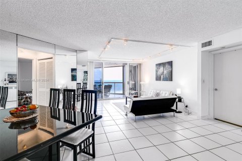 Copropriété à vendre à Miami Beach, Floride: 2 chambres, 109.62 m2 № 1223081 - photo 7