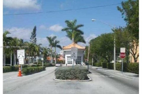 Купить кондоминиум в Норт-Майами-Бич, Флорида 2 спальни, 95.22м2, № 951846 - фото 8