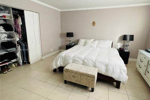 Condominio en venta en Dania Beach, Florida, 1 dormitorio, 71.35 m2 № 990268 - foto 11