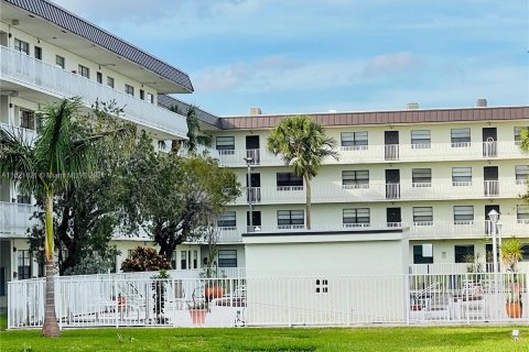 Condominio en venta en Dania Beach, Florida, 1 dormitorio, 71.35 m2 № 990268 - foto 4