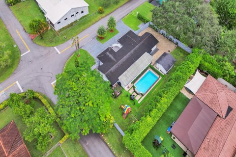 Casa en venta en Miami, Florida, 4 dormitorios, 338.35 m2 № 932648 - foto 12