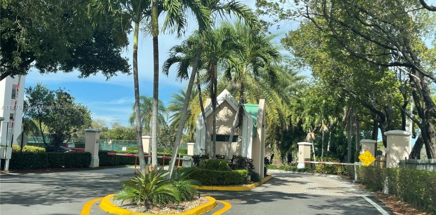 Condo in Sunrise, Florida, 2 bedrooms  № 1402706