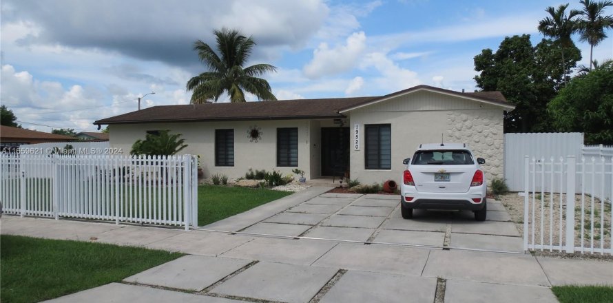 Casa en Miami, Florida 5 dormitorios, 154.22 m2 № 1364932