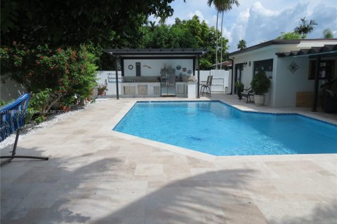 Casa en venta en Miami, Florida, 5 dormitorios, 154.22 m2 № 1364932 - foto 9