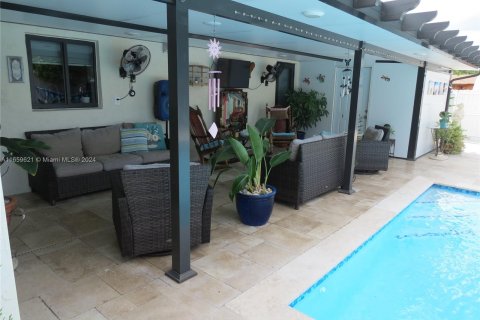 Casa en venta en Miami, Florida, 5 dormitorios, 154.22 m2 № 1364932 - foto 16