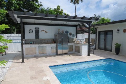 Casa en venta en Miami, Florida, 5 dormitorios, 154.22 m2 № 1364932 - foto 18