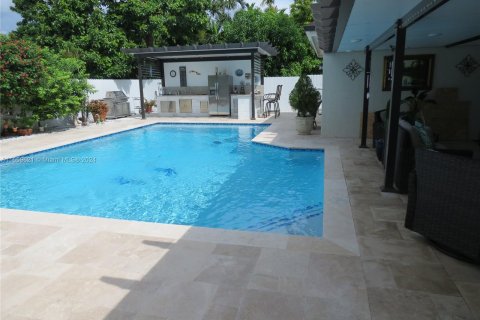 Casa en venta en Miami, Florida, 5 dormitorios, 154.22 m2 № 1364932 - foto 15