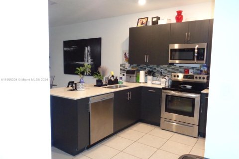 Townhouse in Homestead, Florida 3 bedrooms, 157.47 sq.m. № 1380037 - photo 20