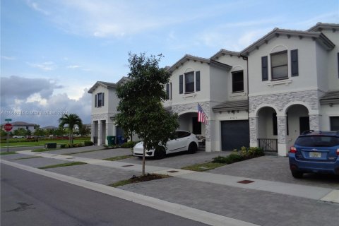 Townhouse in Homestead, Florida 3 bedrooms, 157.47 sq.m. № 1380037 - photo 7