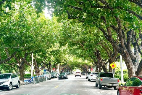 Condo in Miami Beach, Florida, 1 bedroom  № 1380036 - photo 21