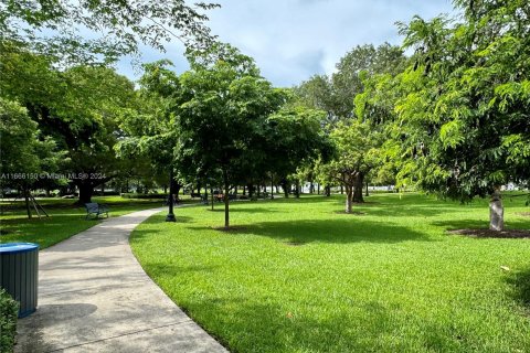 Condo in Miami Beach, Florida, 1 bedroom  № 1380036 - photo 24