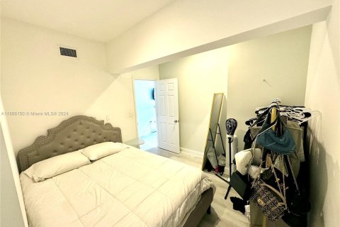 Condo in Miami Beach, Florida, 1 bedroom  № 1380036 - photo 13