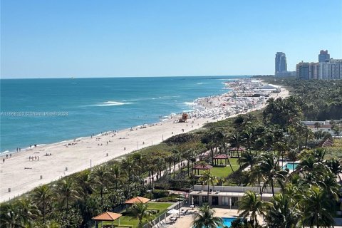 Condo in Miami Beach, Florida, 1 bedroom  № 1380036 - photo 27