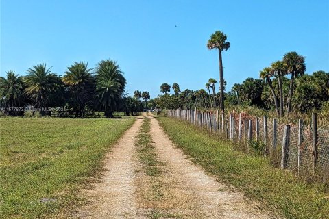 House in Clewiston, Florida 3 bedrooms № 1162464 - photo 2