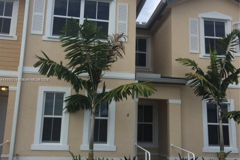 Townhouse in Homestead, Florida 3 bedrooms, 123.1 sq.m. № 1162466 - photo 1