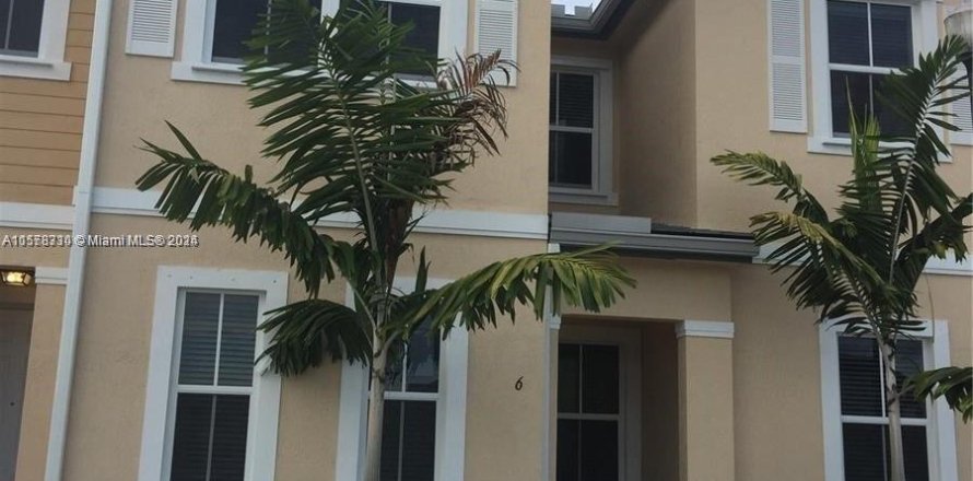 Townhouse in Homestead, Florida 3 bedrooms, 123.1 sq.m. № 1162466